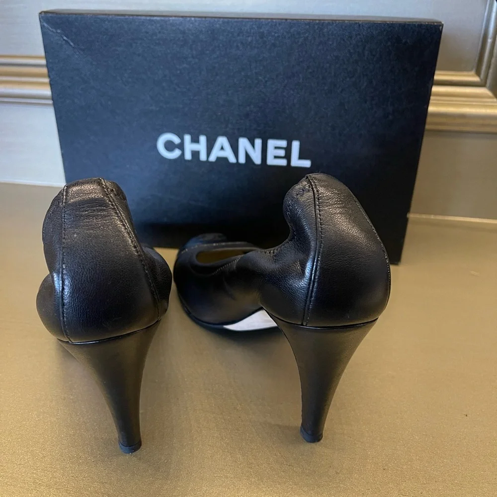 👠 Chanel Black Leather heels 👠 - Picture 5 of 7